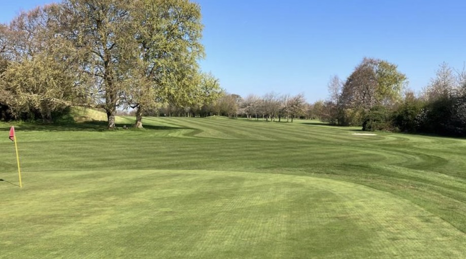 Photo of Oaks Sports Centre Golf Club